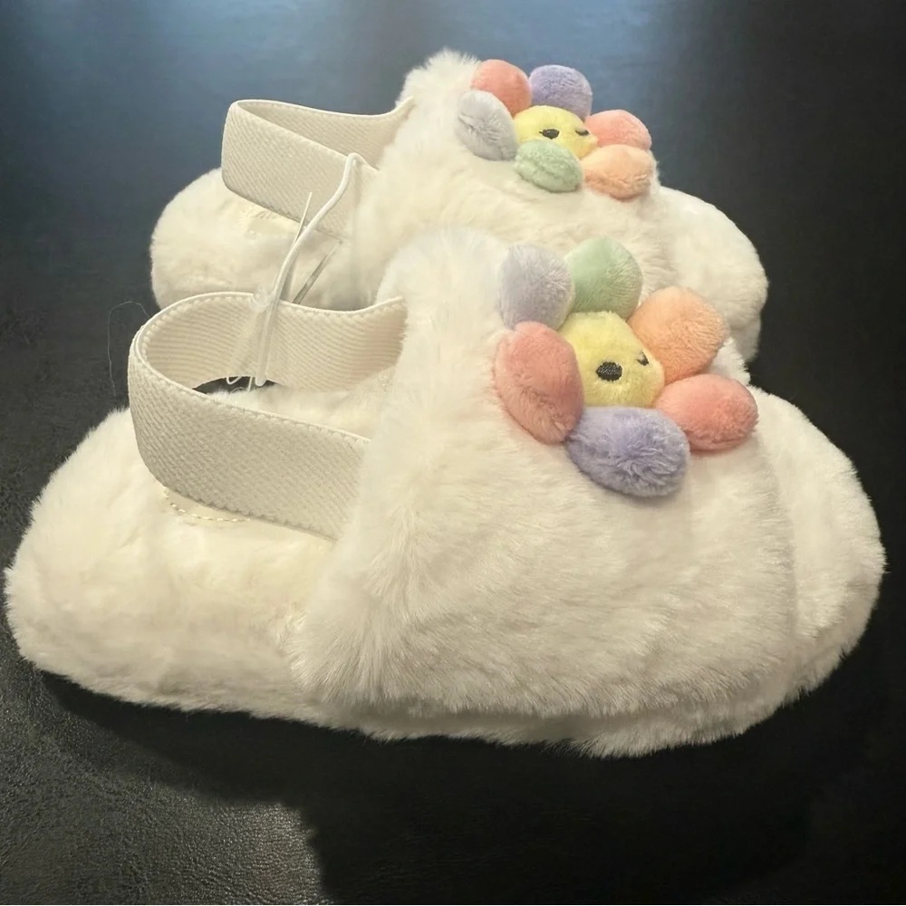 NWT Cat & Jack toddler size medium 7/8 fluffy soft slippers